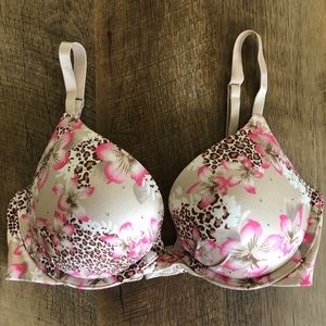 Victoria’s Secret 32D Plunge Push-up Bra